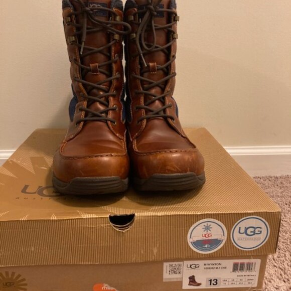 Ugg Wynton Brown Navy Leather Boots (Nearly NEW) - Picture 2 of 10